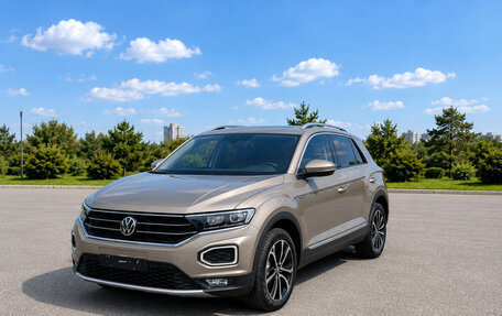 Volkswagen T-Roc I, 2022 год, 1 735 000 рублей, 1 фотография