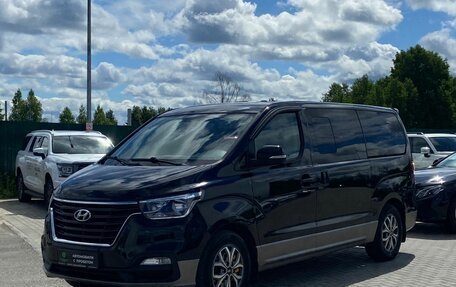 Hyundai Grand Starex Grand Starex I рестайлинг 2, 2019 год, 3 600 000 рублей, 1 фотография