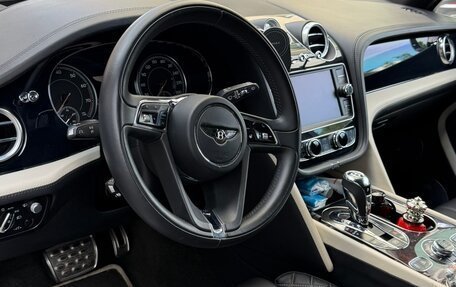 Bentley Bentayga I, 2018 год, 20 000 000 рублей, 7 фотография