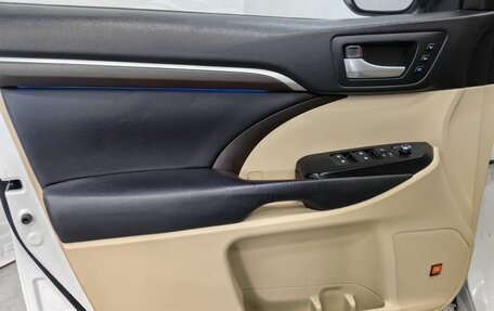 Toyota Highlander III, 2014 год, 3 350 000 рублей, 23 фотография