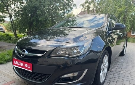Opel Astra J, 2013 год, 830 000 рублей, 1 фотография