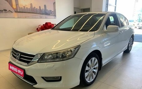 Honda Accord IX рестайлинг, 2013 год, 1 680 000 рублей, 1 фотография