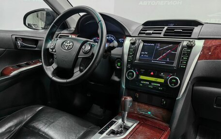 Toyota Camry, 2014 год, 1 880 000 рублей, 14 фотография