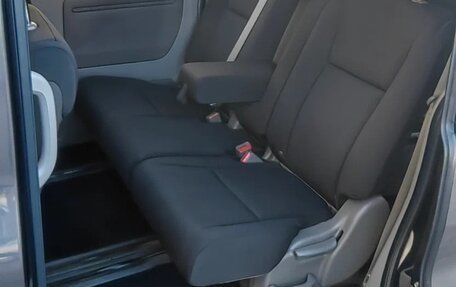 Honda Stepwgn IV, 2017 год, 1 340 000 рублей, 12 фотография