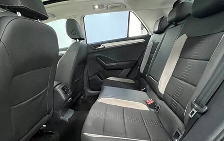 Volkswagen T-Roc I, 2022 год, 1 735 000 рублей, 5 фотография