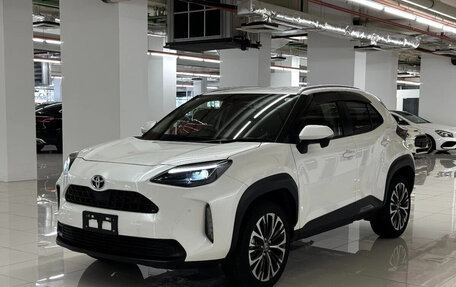 Toyota Yaris Cross, 2023 год, 1 650 000 рублей, 2 фотография
