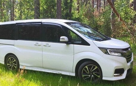 Honda Stepwgn IV, 2018 год, 1 935 000 рублей, 3 фотография