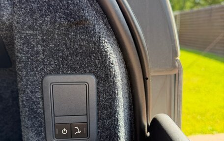 Land Rover Range Rover IV рестайлинг, 2015 год, 3 880 000 рублей, 14 фотография