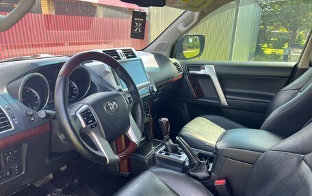Toyota Land Cruiser Prado 150 рестайлинг 2, 2016 год, 3 850 000 рублей, 7 фотография