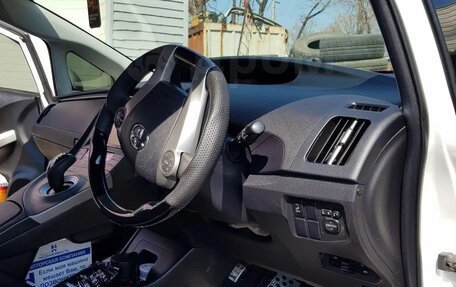 Toyota Prius, 2012 год, 940 000 рублей, 11 фотография