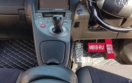 Toyota Prius, 2012 год, 940 000 рублей, 10 фотография