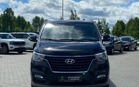 Hyundai Grand Starex Grand Starex I рестайлинг 2, 2019 год, 3 600 000 рублей, 3 фотография
