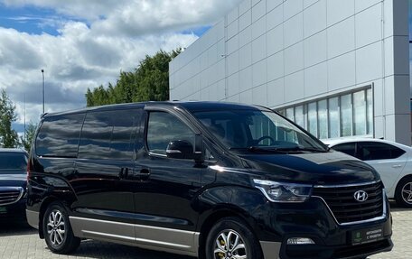 Hyundai Grand Starex Grand Starex I рестайлинг 2, 2019 год, 3 600 000 рублей, 2 фотография