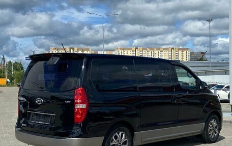 Hyundai Grand Starex Grand Starex I рестайлинг 2, 2019 год, 3 600 000 рублей, 4 фотография