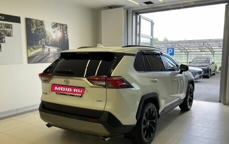 Toyota RAV4, 2022 год, 3 750 000 рублей, 6 фотография