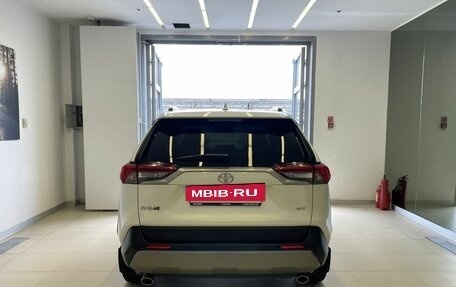 Toyota RAV4, 2022 год, 3 750 000 рублей, 5 фотография