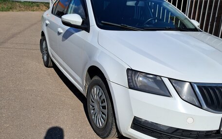 Skoda Octavia, 2018 год, 947 000 рублей, 3 фотография