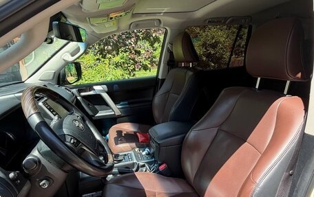 Toyota Land Cruiser Prado 150 рестайлинг 2, 2021 год, 6 500 000 рублей, 12 фотография