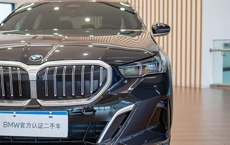 BMW 5 серия, 2024 год, 5 700 000 рублей, 3 фотография