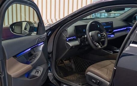 BMW 5 серия, 2024 год, 5 700 000 рублей, 11 фотография