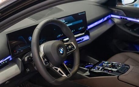 BMW 5 серия, 2024 год, 5 700 000 рублей, 12 фотография