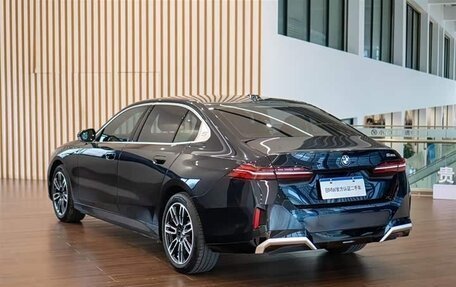 BMW 5 серия, 2024 год, 5 700 000 рублей, 9 фотография