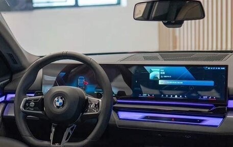 BMW 5 серия, 2024 год, 5 700 000 рублей, 13 фотография