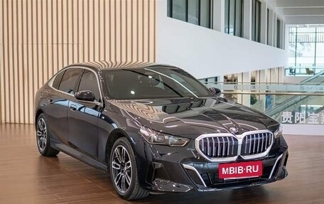 BMW 5 серия, 2024 год, 5 700 000 рублей, 4 фотография