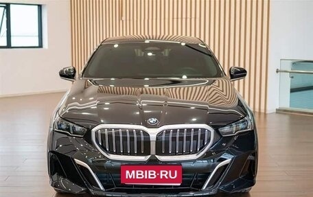 BMW 5 серия, 2024 год, 5 700 000 рублей, 2 фотография