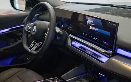 BMW 5 серия, 2024 год, 5 700 000 рублей, 20 фотография