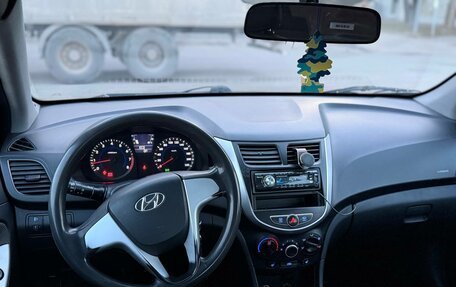 Hyundai Solaris II рестайлинг, 2011 год, 315 000 рублей, 2 фотография