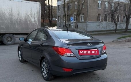 Hyundai Solaris II рестайлинг, 2011 год, 315 000 рублей, 3 фотография