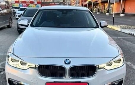 BMW 3 серия, 2018 год, 1 940 000 рублей, 3 фотография