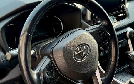 Toyota RAV4, 2019 год, 3 390 000 рублей, 8 фотография