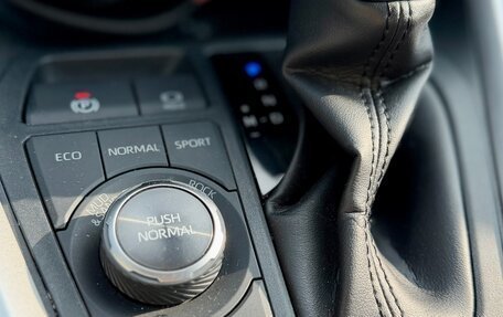 Toyota RAV4, 2019 год, 3 390 000 рублей, 10 фотография