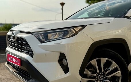 Toyota RAV4, 2019 год, 3 390 000 рублей, 6 фотография