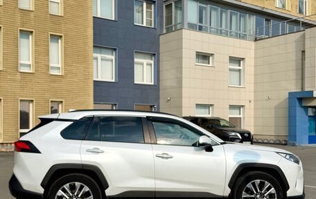 Toyota RAV4, 2019 год, 3 390 000 рублей, 24 фотография