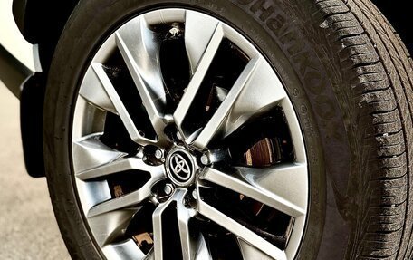 Toyota RAV4, 2019 год, 3 390 000 рублей, 21 фотография