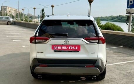Toyota RAV4, 2019 год, 3 390 000 рублей, 31 фотография