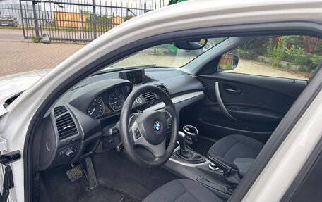 BMW 1 серия, 2010 год, 850 000 рублей, 7 фотография
