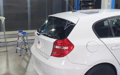 BMW 1 серия, 2010 год, 850 000 рублей, 21 фотография