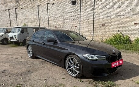 BMW 5 серия, 2022 год, 4 900 000 рублей, 2 фотография