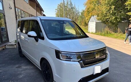 Honda Stepwgn, 2023 год, 2 370 000 рублей, 1 фотография