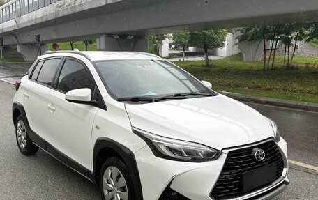 Toyota Yaris XP150 рестайлинг, 2022 год, 1 375 000 рублей, 1 фотография