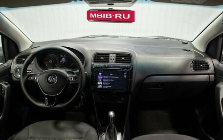 Volkswagen Polo VI (EU Market), 2015 год, 995 000 рублей, 19 фотография