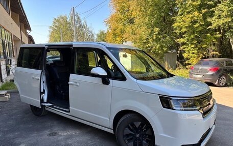 Honda Stepwgn, 2023 год, 2 370 000 рублей, 4 фотография