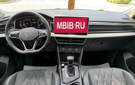 Volkswagen Tiguan II, 2023 год, 2 345 000 рублей, 10 фотография