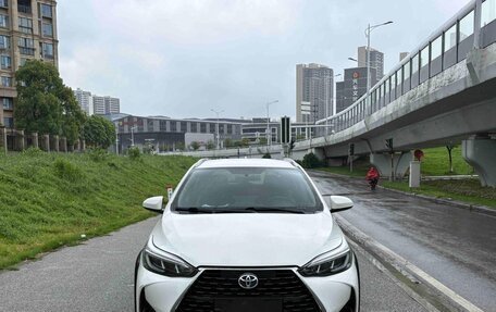 Toyota Yaris XP150 рестайлинг, 2022 год, 1 375 000 рублей, 2 фотография