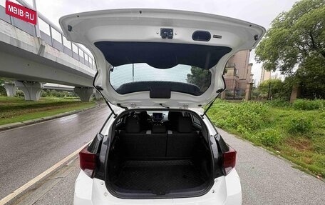 Toyota Yaris XP150 рестайлинг, 2022 год, 1 375 000 рублей, 7 фотография