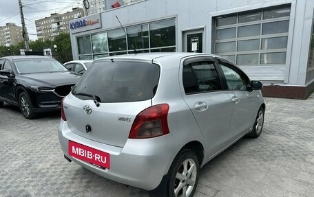 Toyota Yaris III рестайлинг, 2008 год, 499 000 рублей, 3 фотография